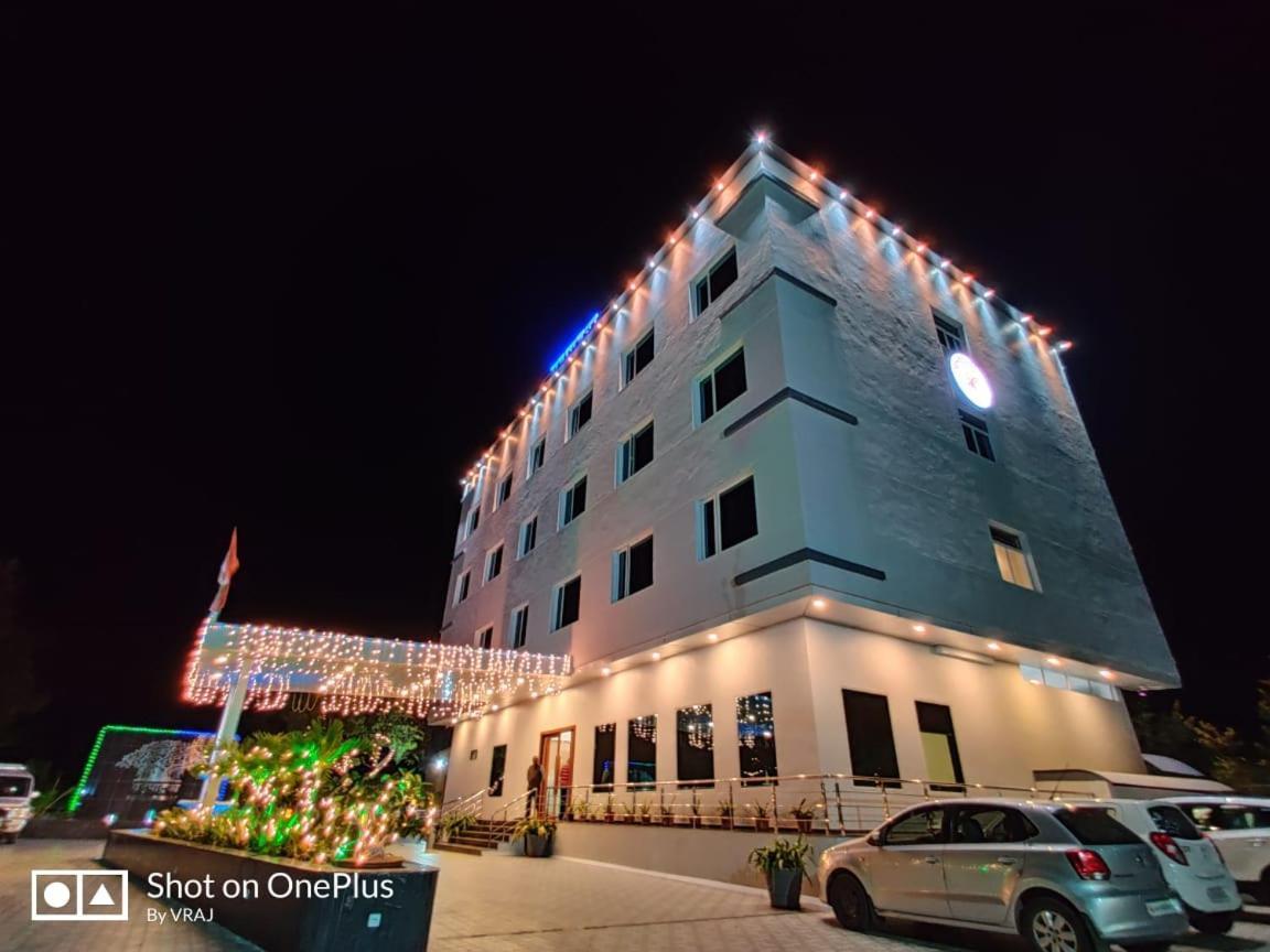 Vadpadraka Hotel And Resort Vadodara Exterior foto